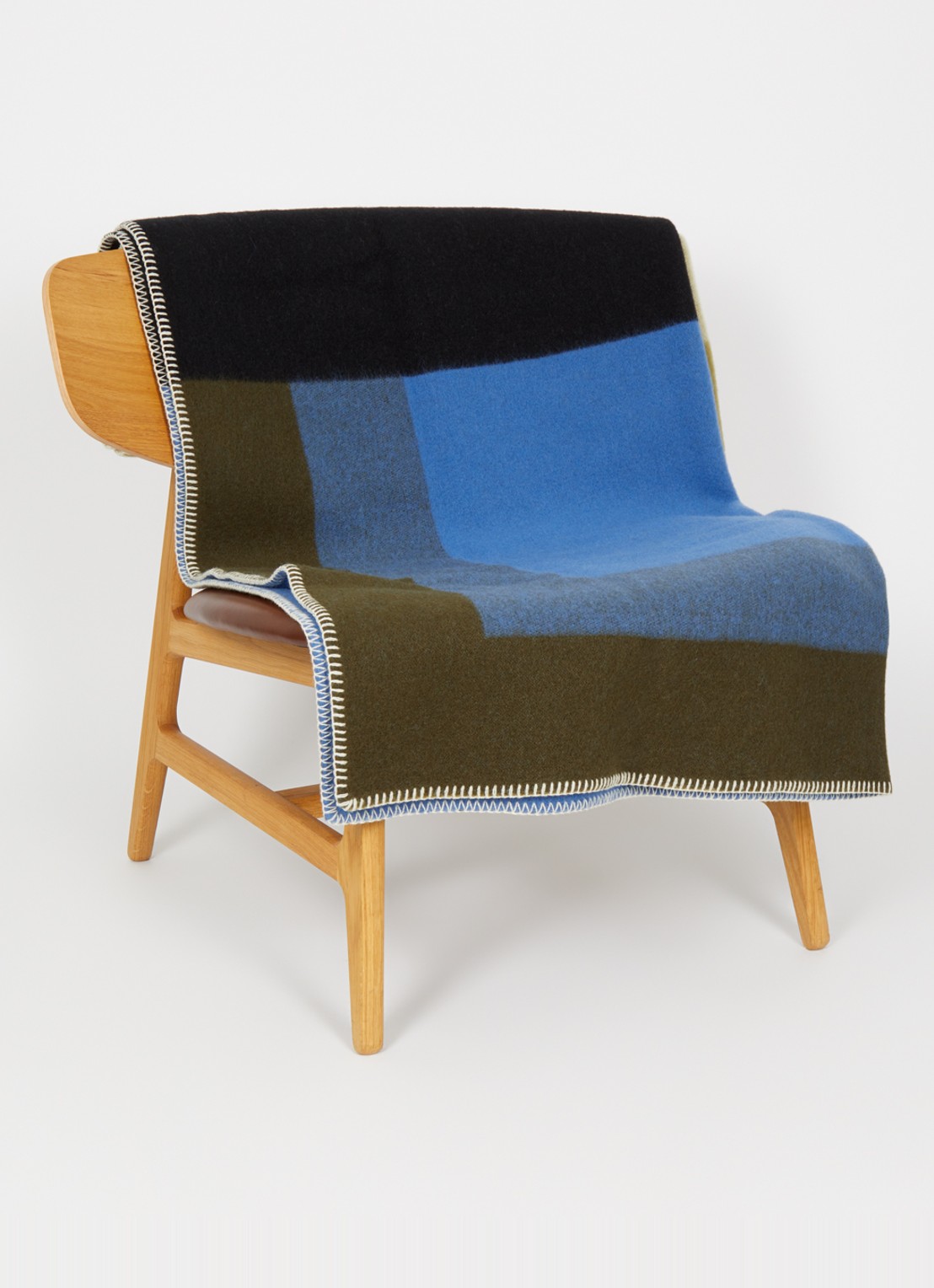 Røros Tweed Bento plaid van scheerwol 135 x 200 cm - voorkant 3 olijfgroen