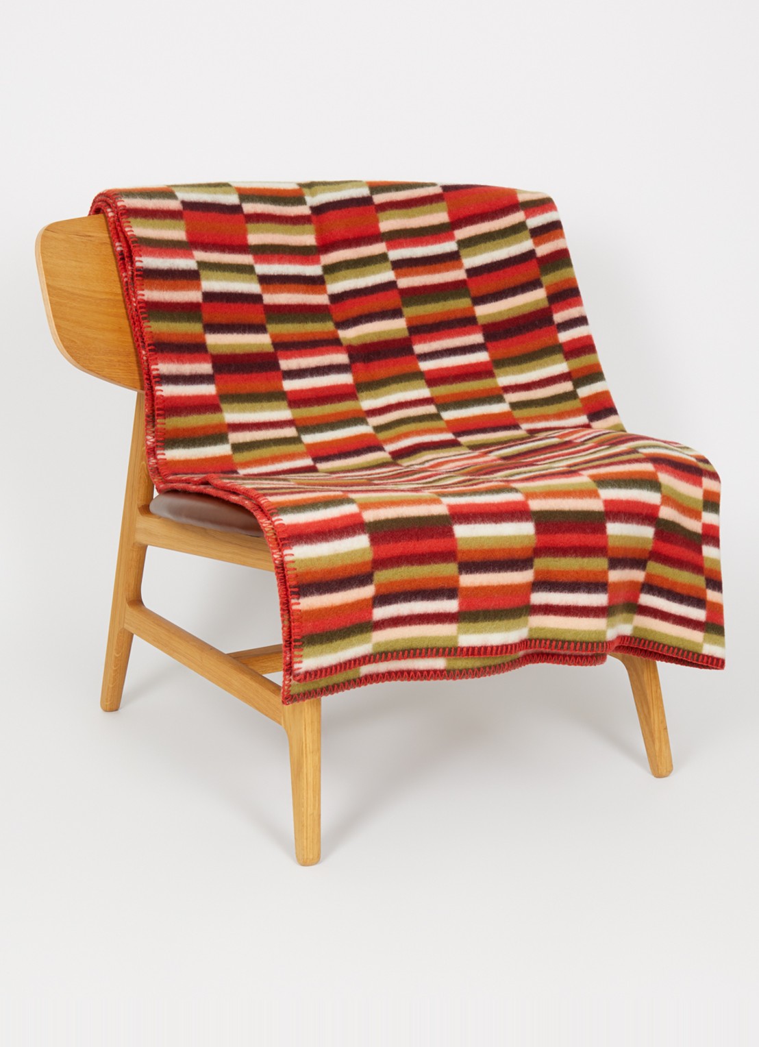 Røros Tweed Ida plaid van scheerwol 135 x 200 cm - voorkant 3 rood