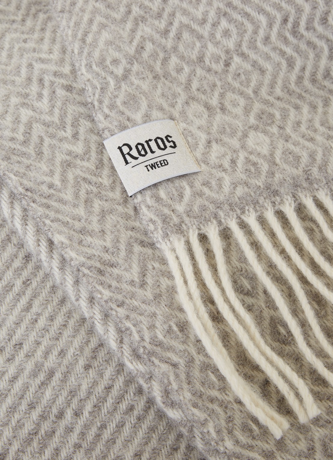 Røros Tweed Kattefot plaid van lamswol 220 x 140 cm - detail lichtgrijs