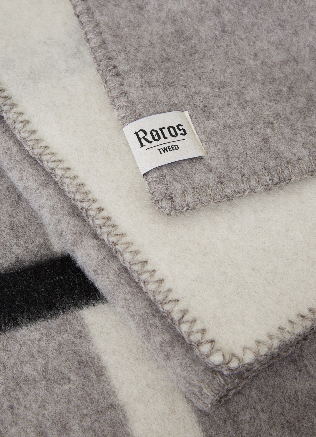 Røros Tweed Knut plaid van lamswol 200 x 135 cm - detail lichtgrijs
