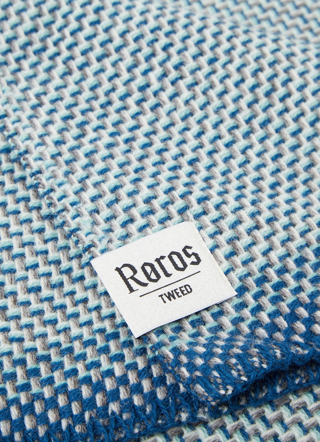 Røros Tweed Una plaid van lamswol 150 x 200 cm - detail donkerblauw
