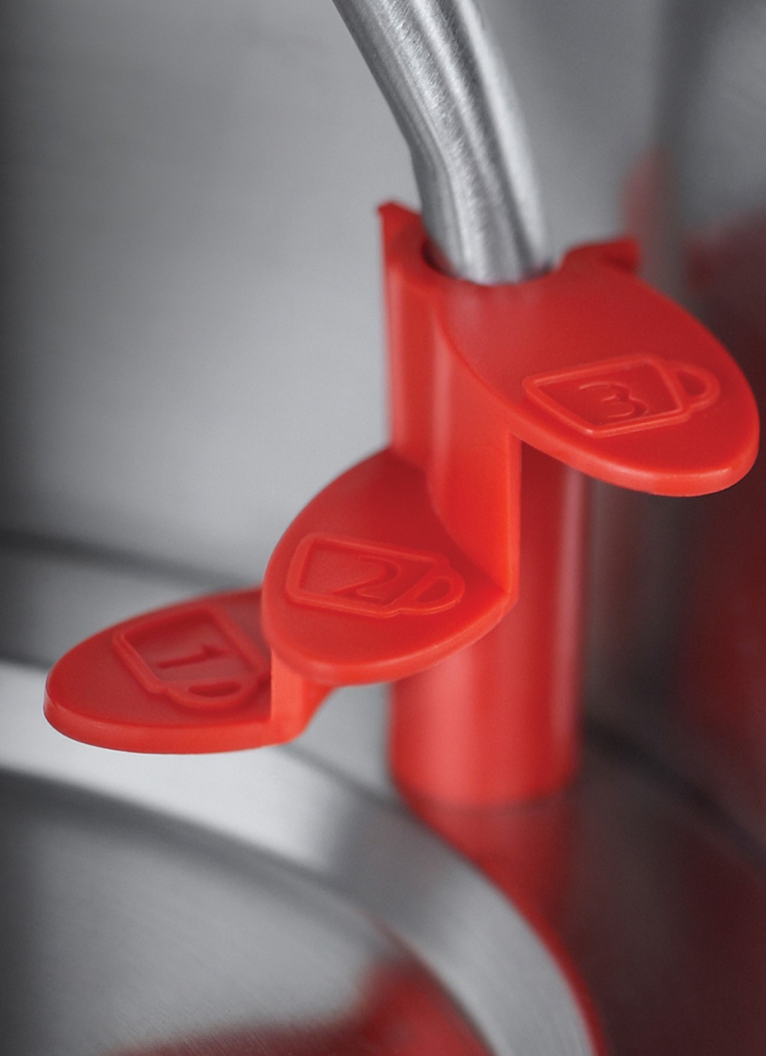 Russell Hobbs Adventure Brushed waterkoker 1,7 liter 23912-70 - detail 3 zilver