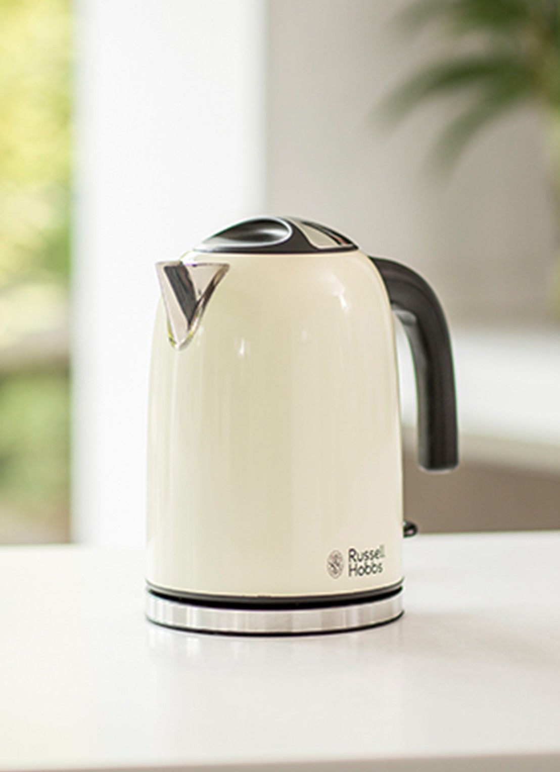 Russell Hobbs Colours Plus waterkoker 1,7 liter 20415-70 - voorkant 3 creme