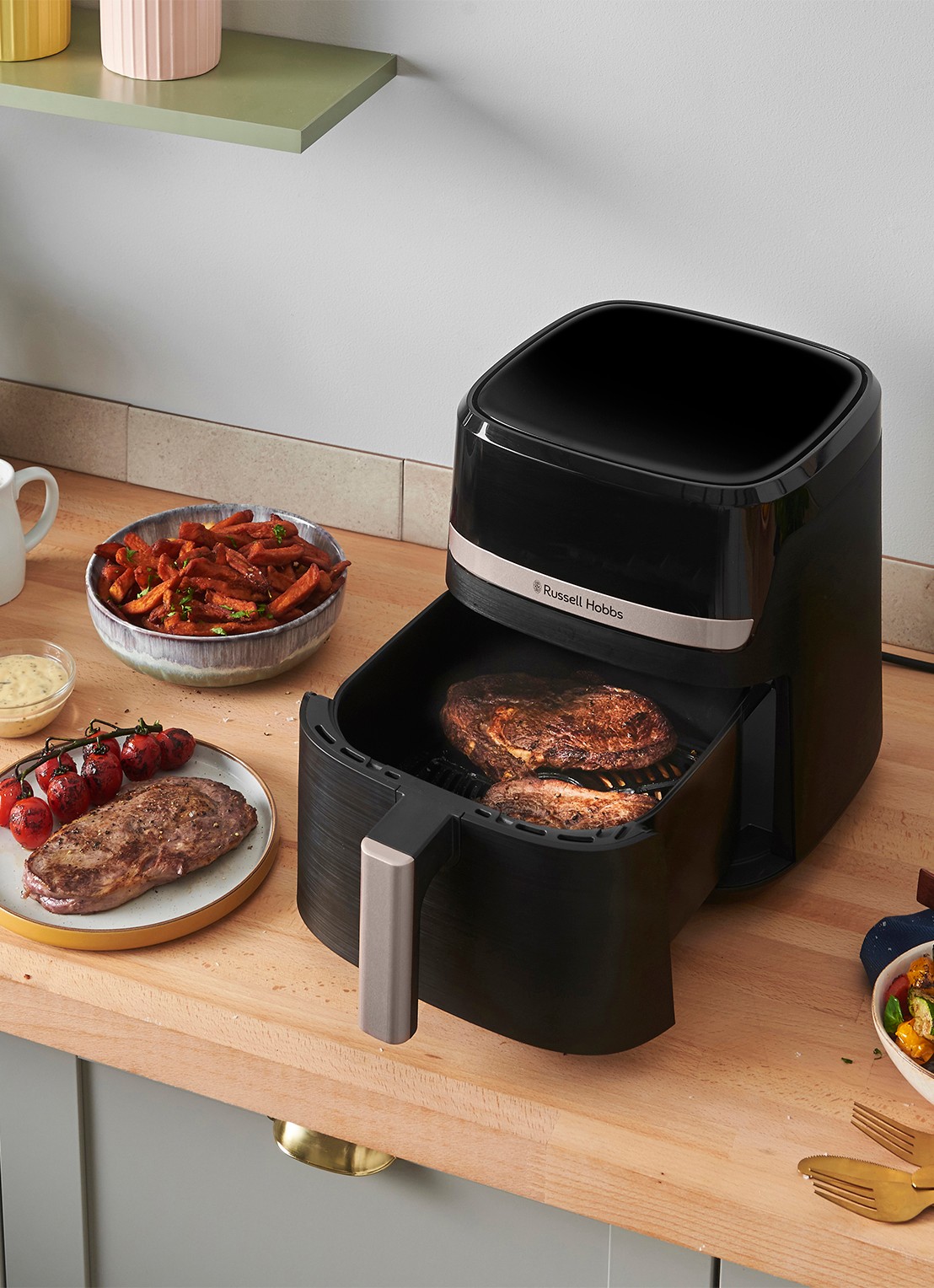 Russell Hobbs Satisfry airfryer 5,5 liter 27620-56 - detail 6 zwart