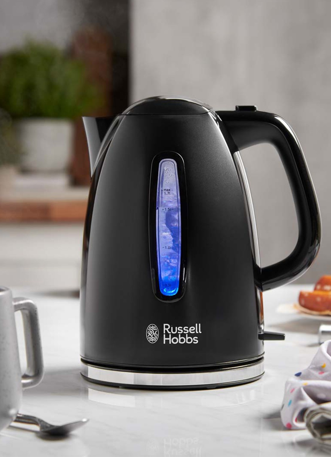 Russell Hobbs Textures Plus+ waterkoker 1,7 liter 22591-70 - voorkant 3 zwart