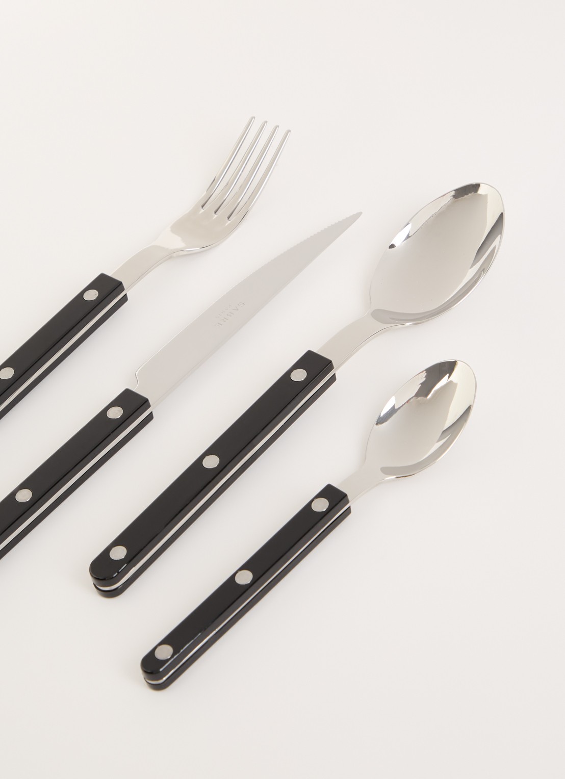 Sabre Bistrot bestekset 4- delig - voorkant 2 zwart