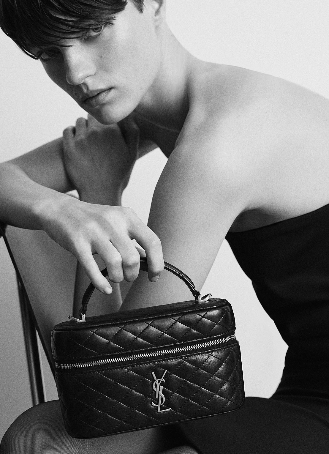 Saint Laurent Gaby Vanity handtas van lamsleer - detail 2 oudroze