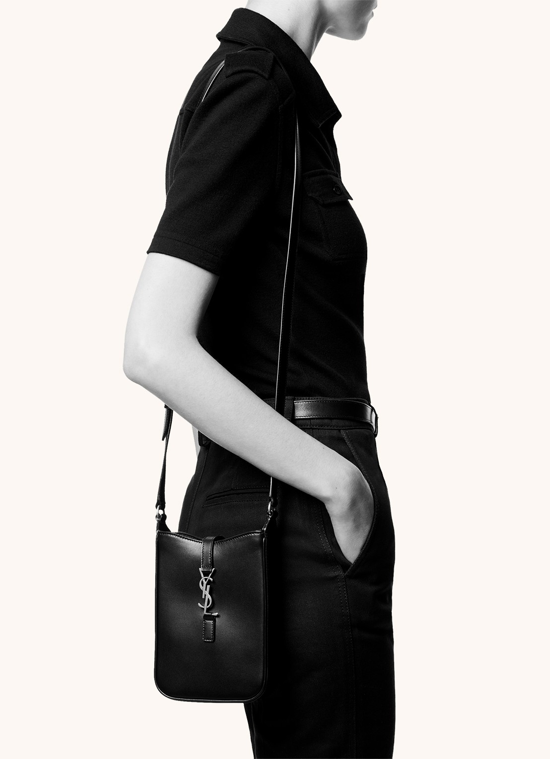 Saint Laurent Le 5 À 7 Mini schoudertas van kalfsleer - detail zwart