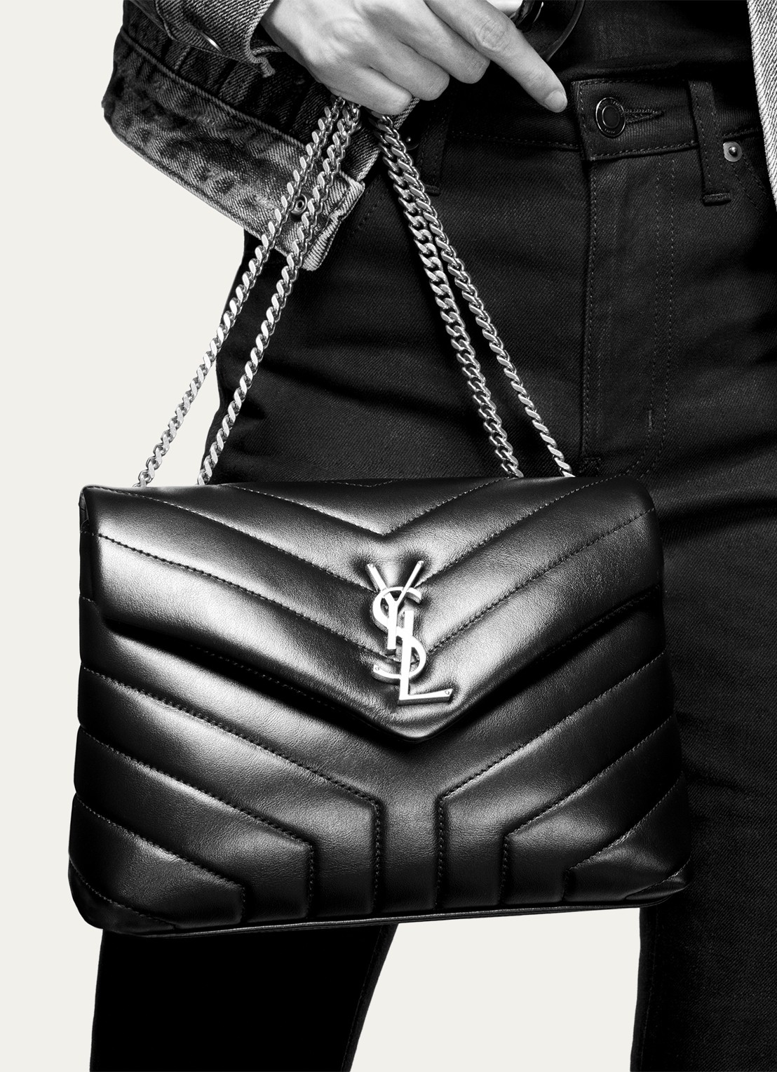 Saint Laurent Loulou Small schoudertas in zijdeblend met pailletten - detail zwart