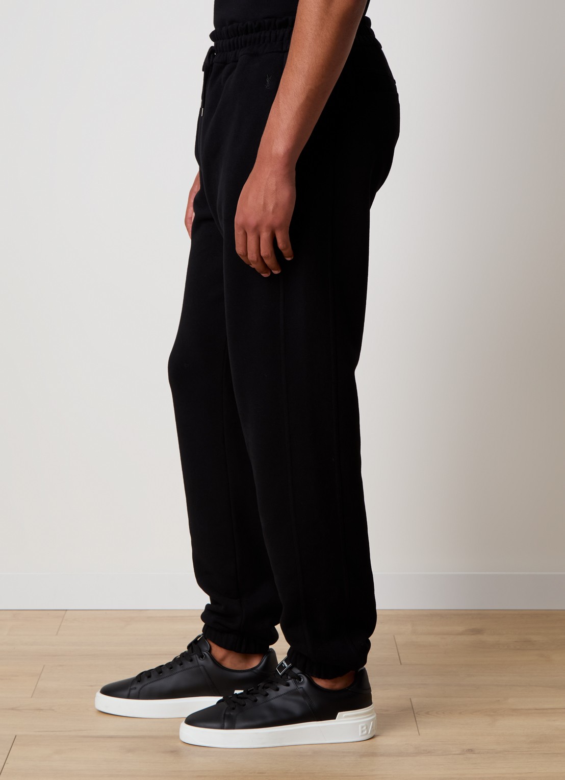 Saint Laurent Tapered fit joggingbroek met logo - detail 4 zwart
