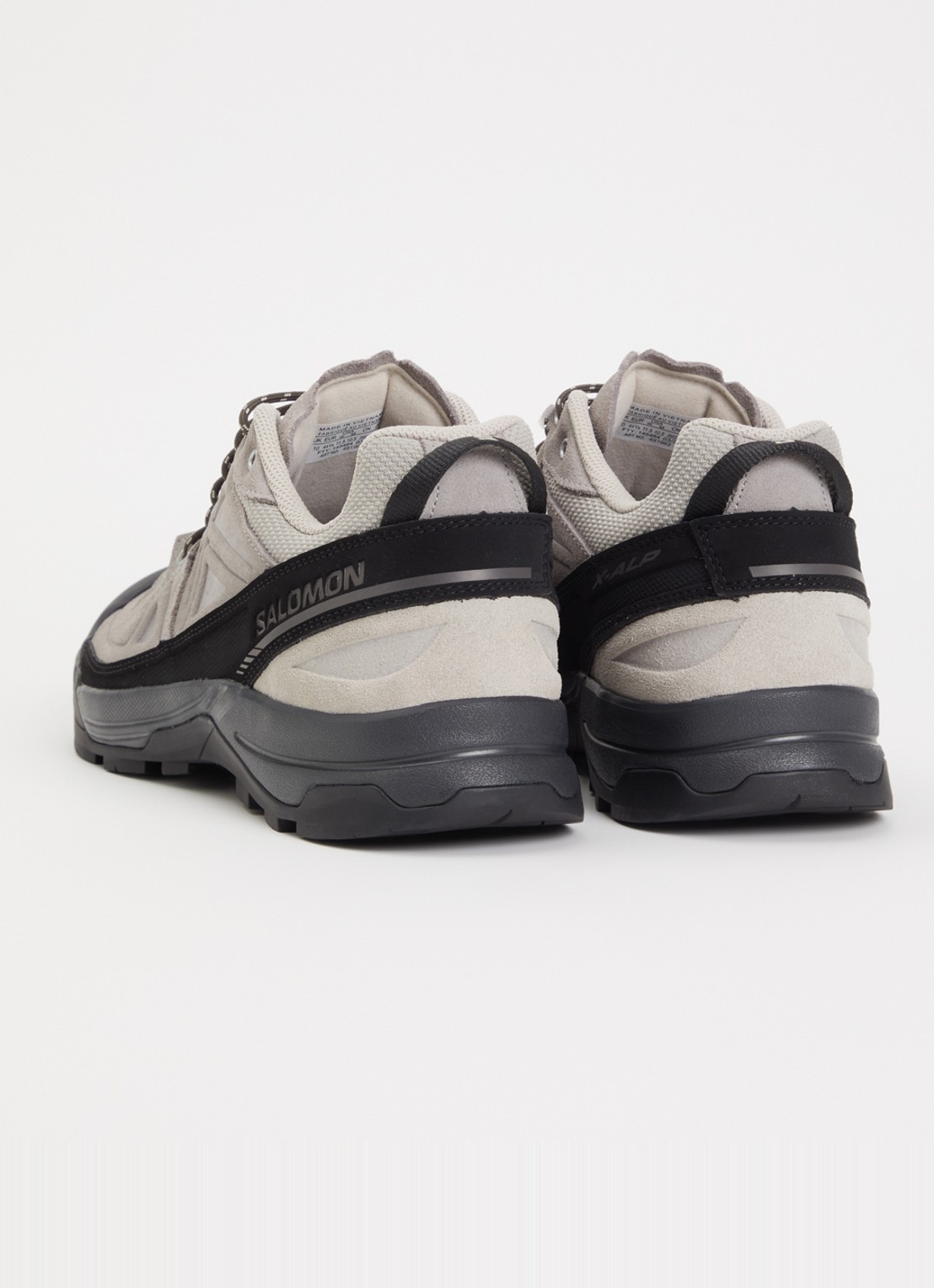Salomon X-ALP sneaker met details van suède - achterkant grijs