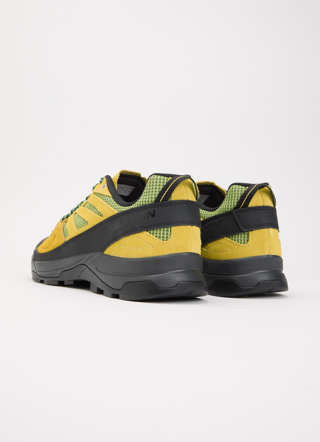 Salomon X-Alp Woven sneaker van suède met mesh details  - achterkant okergeel