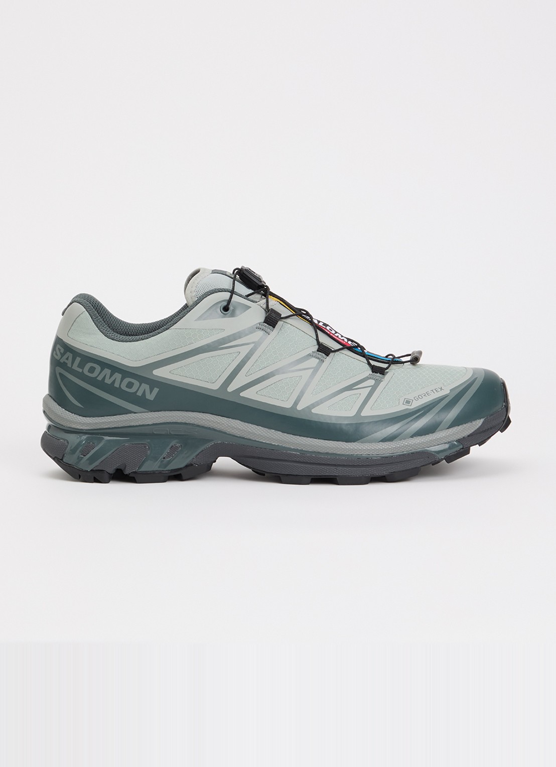 Salomon XT-6 GTX sneaker met mesh details - voorkant zeegroen