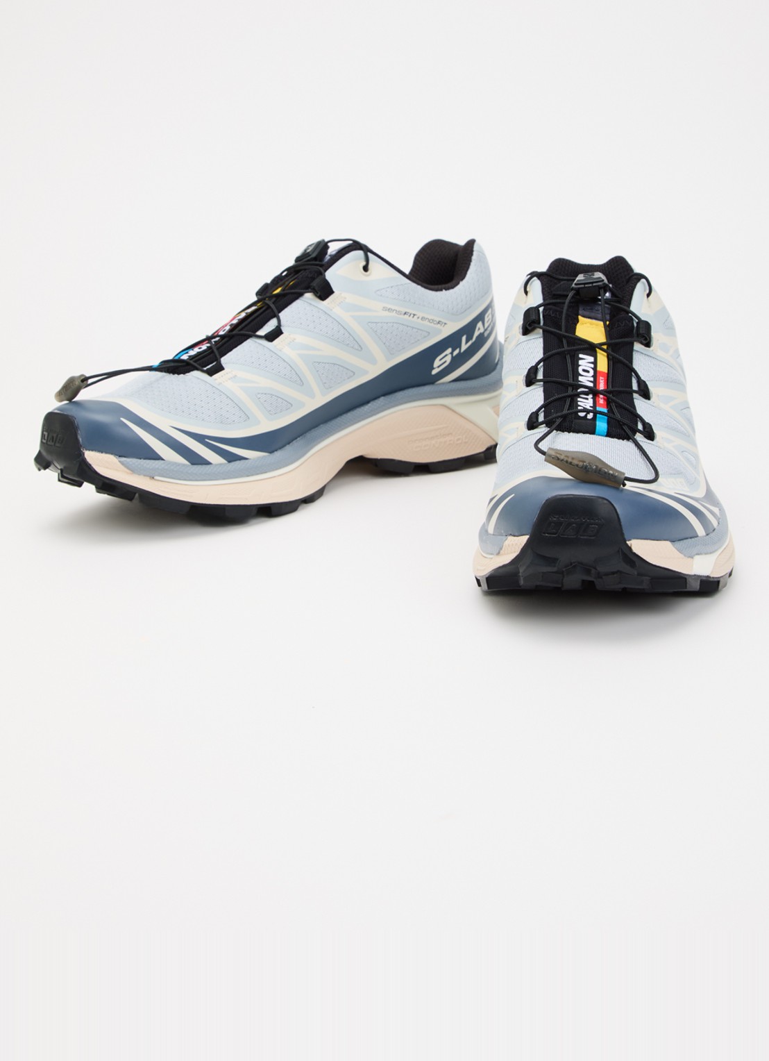 Salomon XT-6 sneaker met mesh details - detail lichtblauw