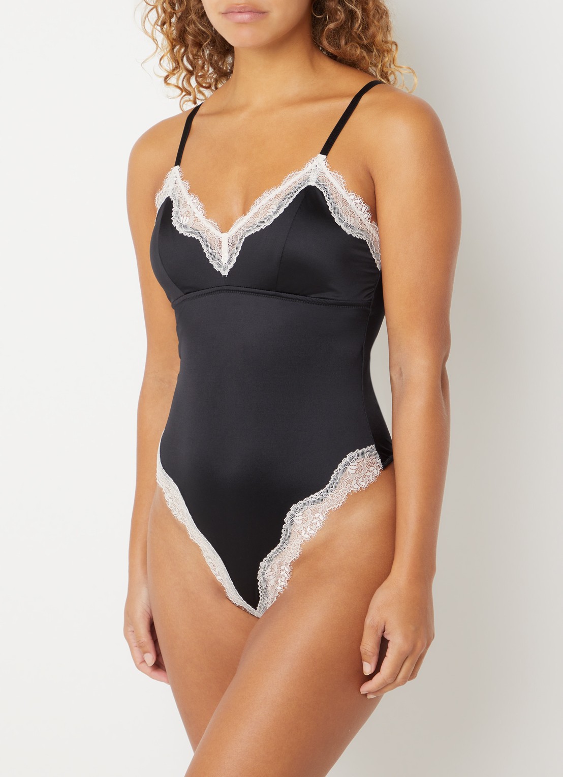 Sam Friday Esme stringbody van satijn met kant - voorkant 4 zwart