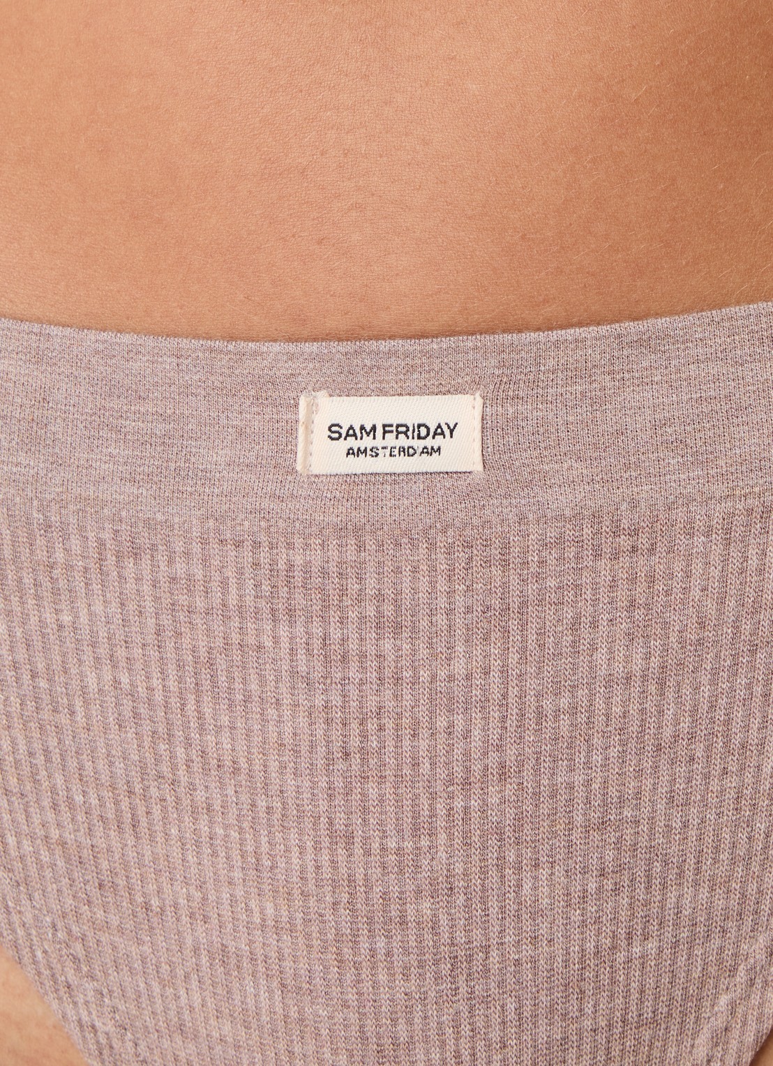 Sam Friday Lucy slip met ribstructuur - detail 2 lichtbruin