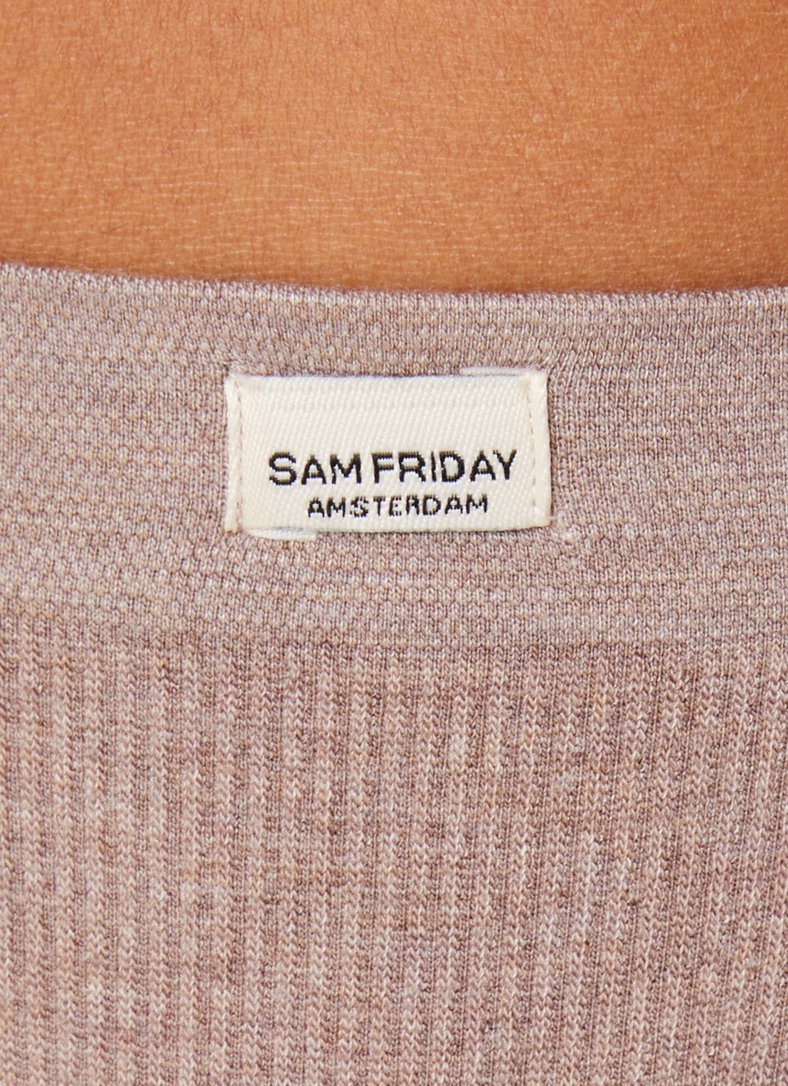 Sam Friday Lucy string met ribstructuur - detail 3 lichtbruin