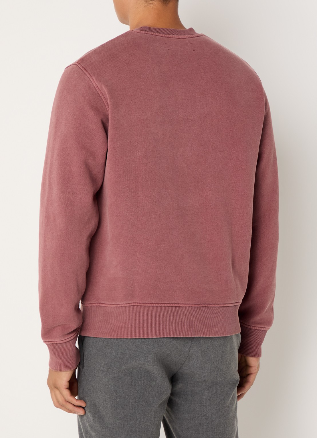 SAMSØE SAMSØE Joel sweater met logo en verwassen afwerking - achterkant steenrood
