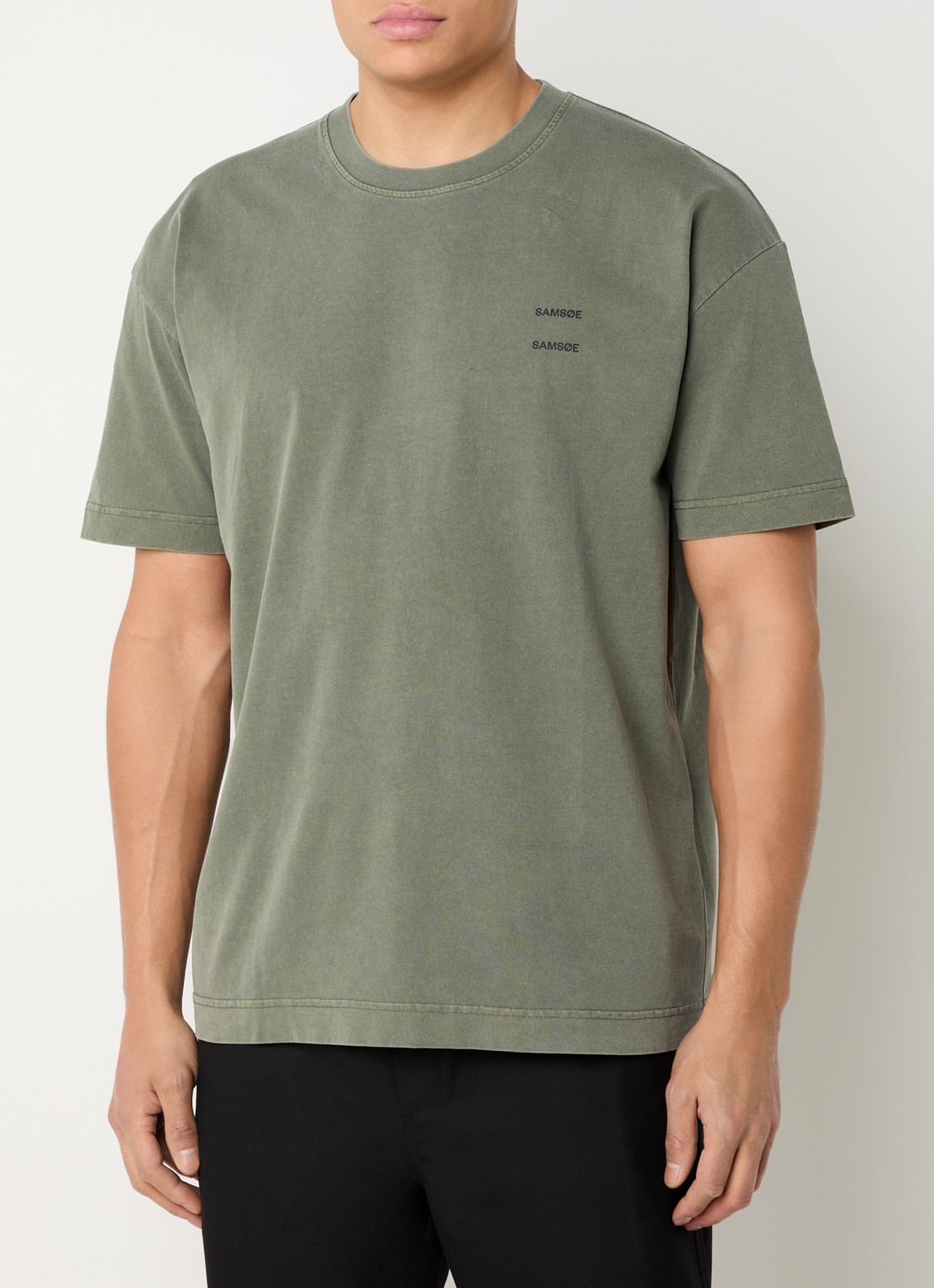 SAMSØE SAMSØE Joel T-shirt met logo - detail 3 olijfgroen