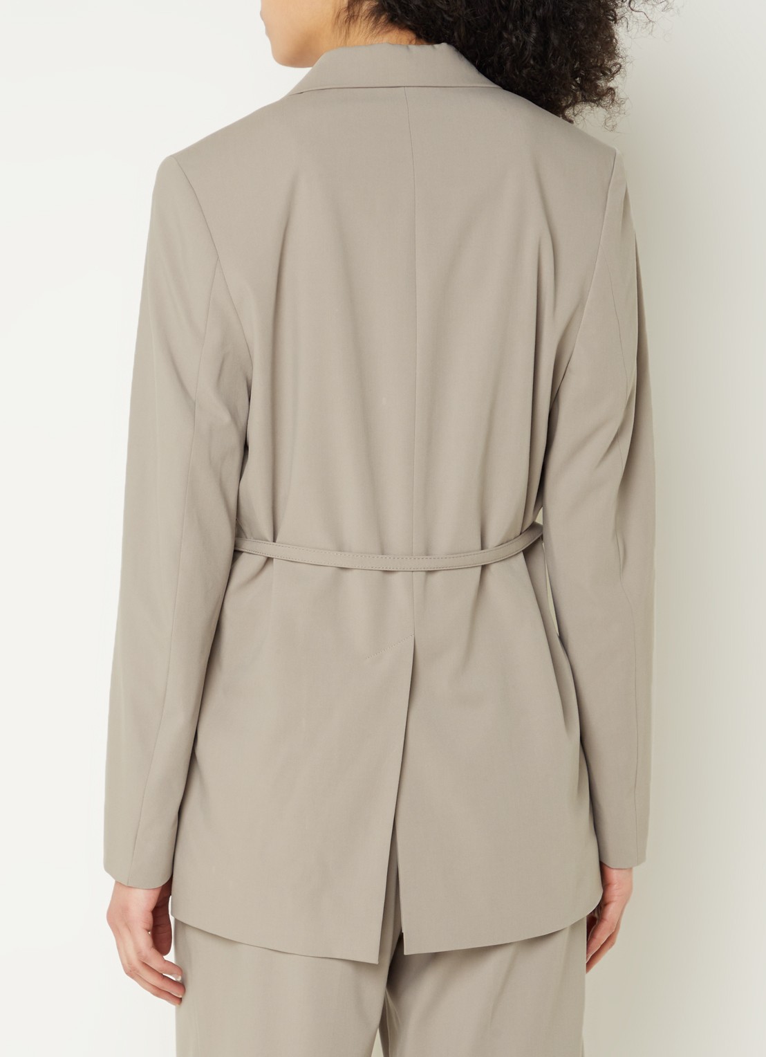 SAMSØE SAMSØE Lot blazer met strikceintuur - achterkant 4 donkerbeige