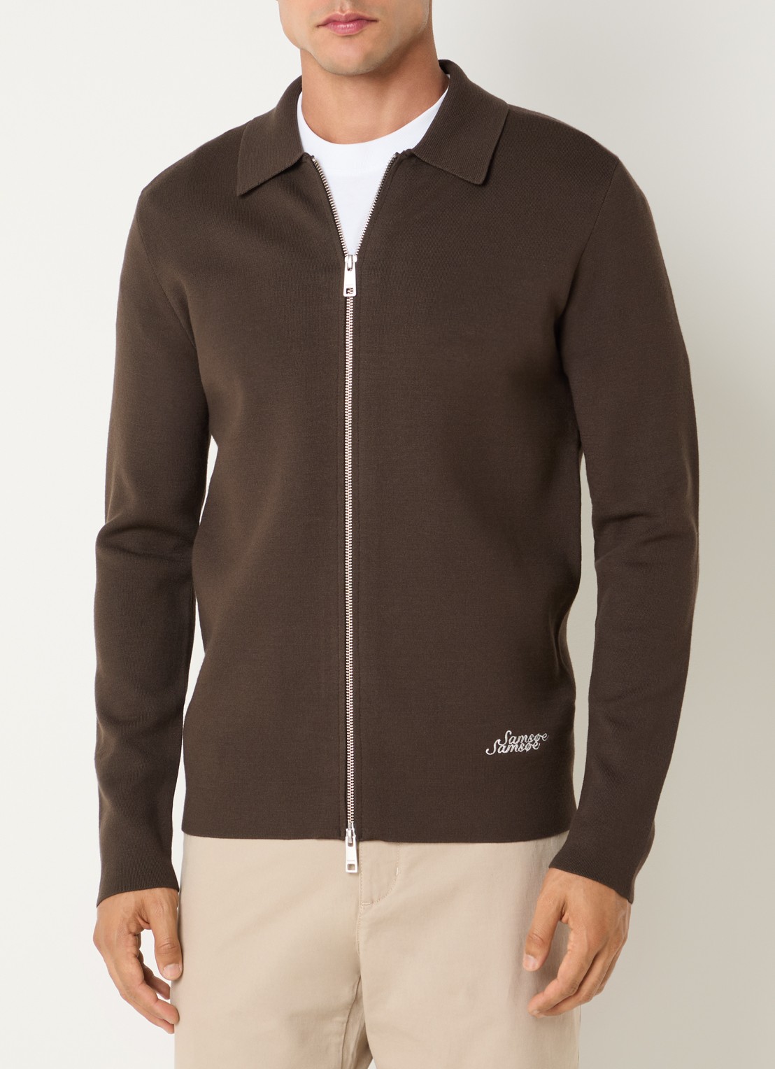 SAMSØE SAMSØE Matt fijngebreid vest met logoborduring - detail 4 bruin