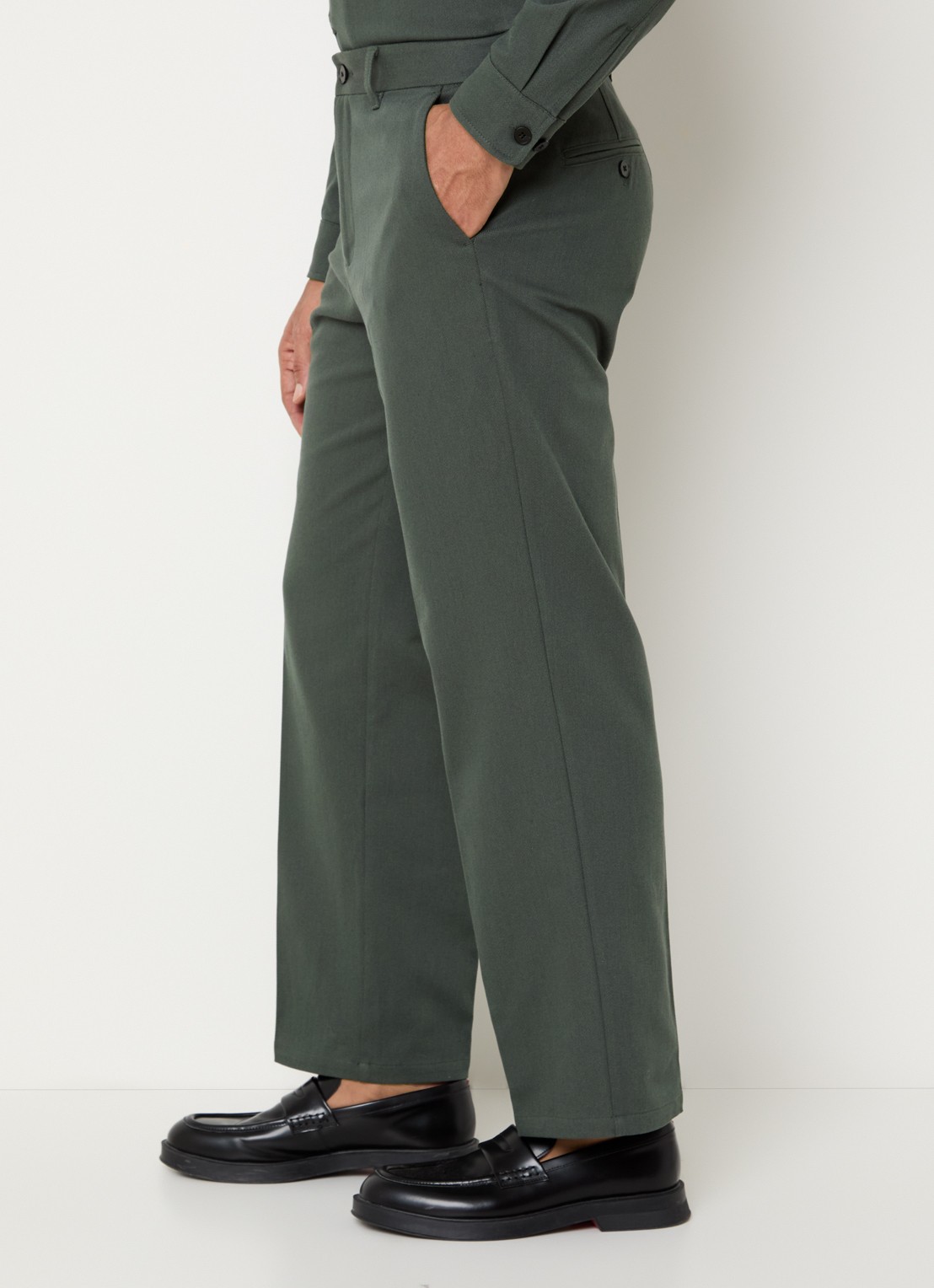 SAMSØE SAMSØE Noah straight fit pantalon in wolblend - detail 2 olijfgroen