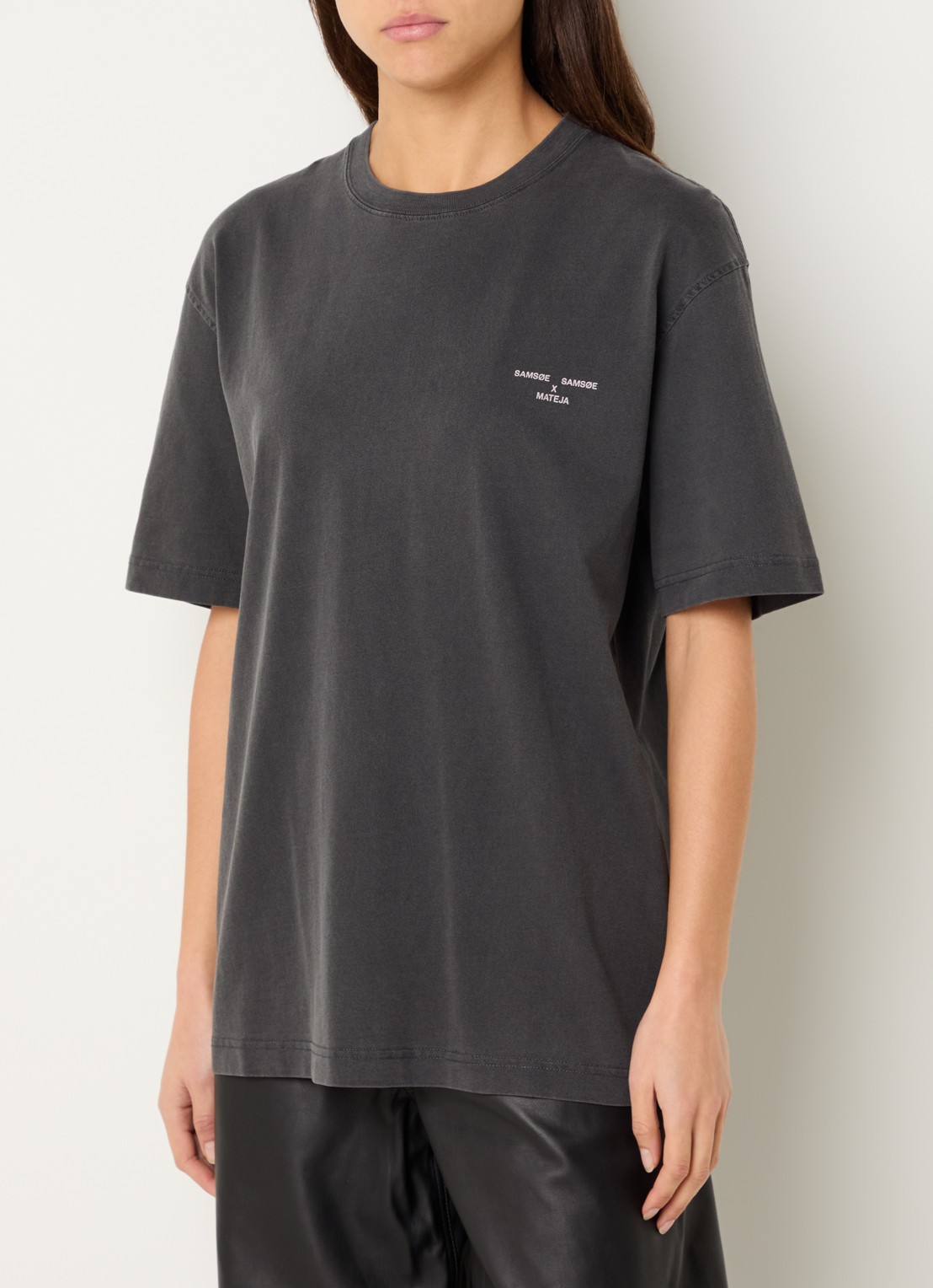 SAMSØE SAMSØE Ragnar T-shirt met logo- en backprint - achterkant 4 donkergrijs