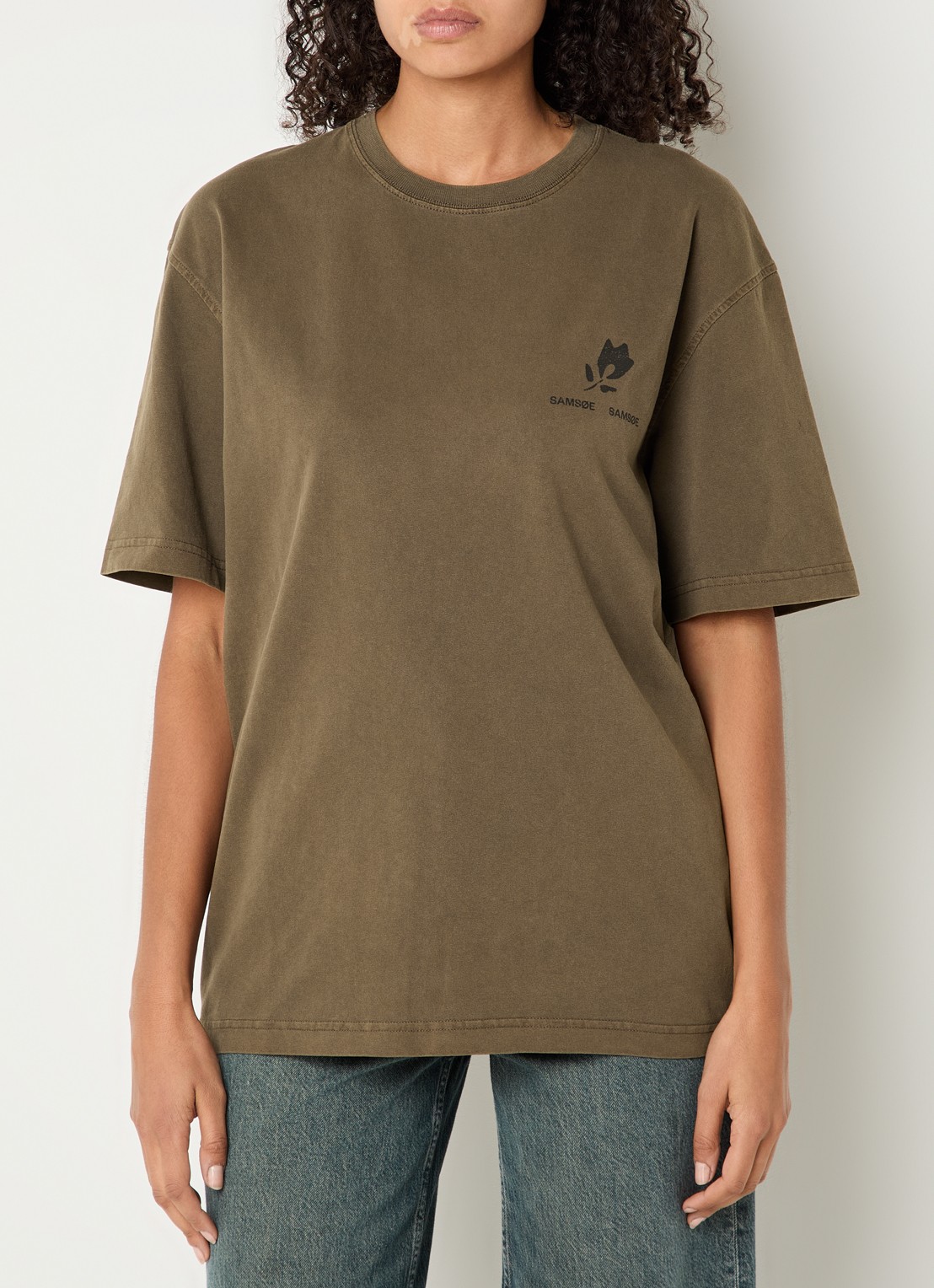 SAMSØE SAMSØE Sacohen T-shirt met logo- en backprint - achterkant 3 lichtbruin