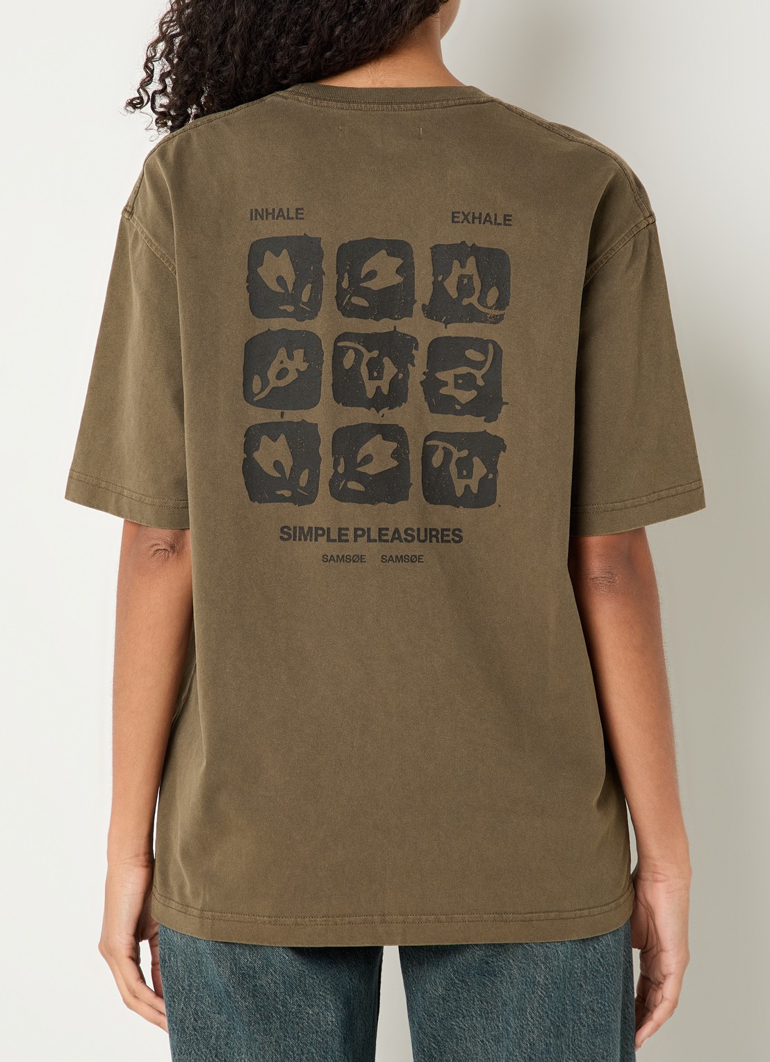 SAMSØE SAMSØE Sacohen T-shirt met logo- en backprint - detail 4 lichtbruin