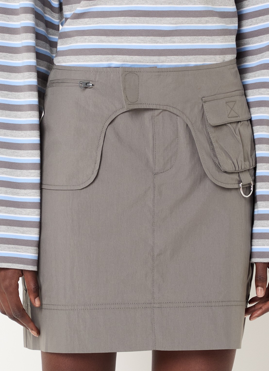 SAMSØE SAMSØE Saivy minirok met ceintuur en klepzak - detail 3 grijs