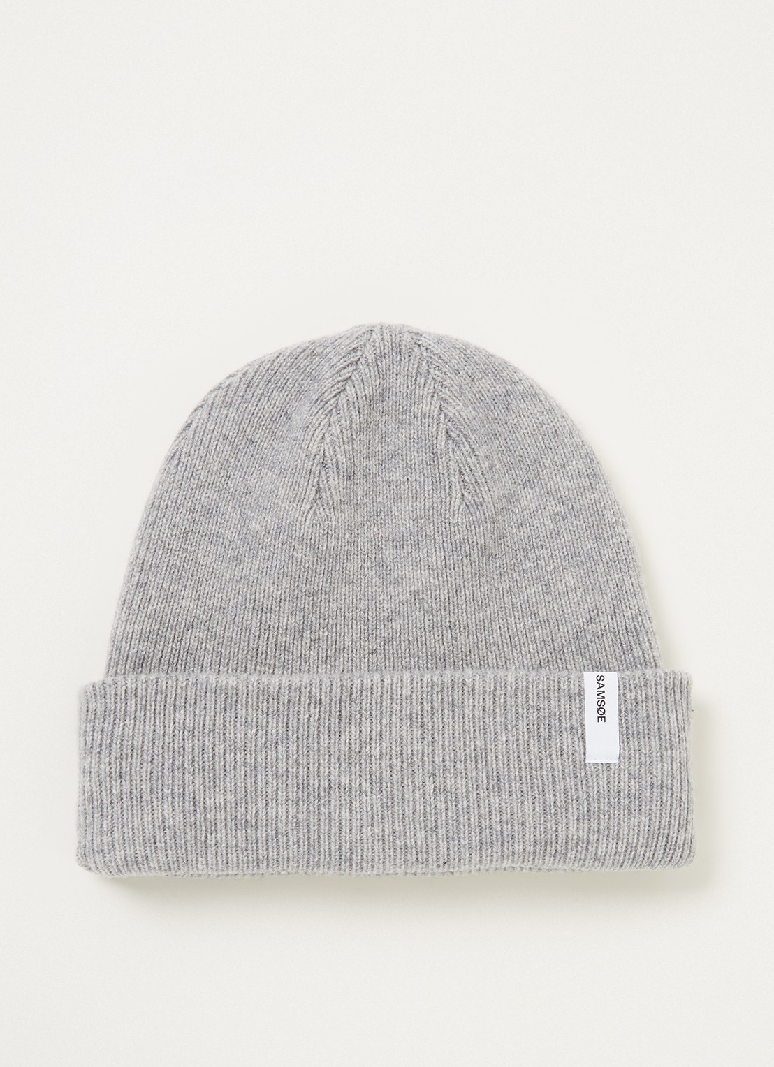 SAMSØE SAMSØE The Beanie fijngebreide muts in wolblend - voorkant middengrijs