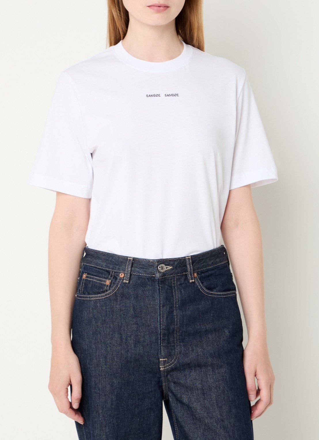 SAMSØE SAMSØE Dalila T-shirt met logoborduring - detail 4 wit