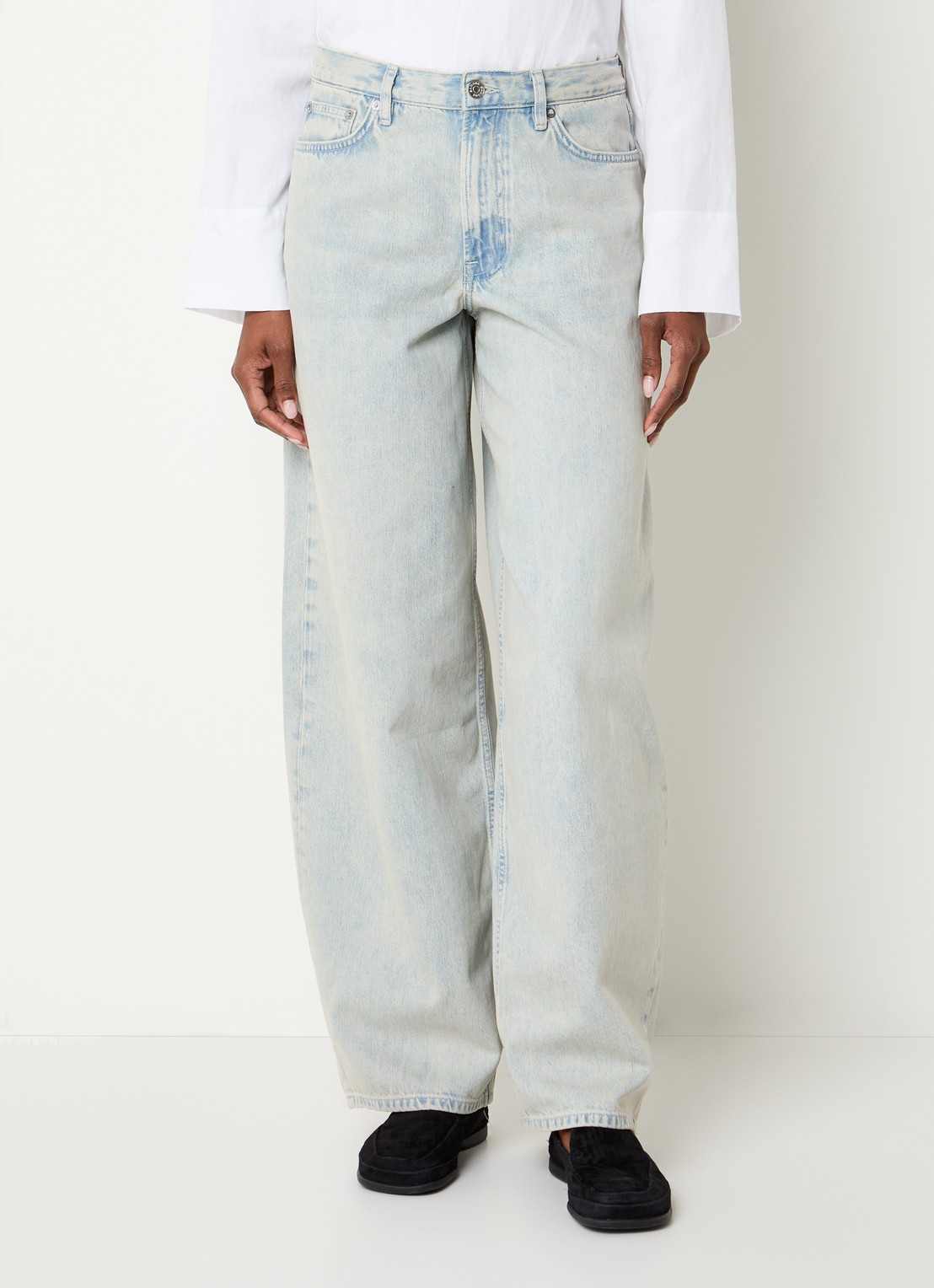 SAMSØE SAMSØE Harper mid waist wide fit jeans met gekleurde wassing - detail lichtblauw