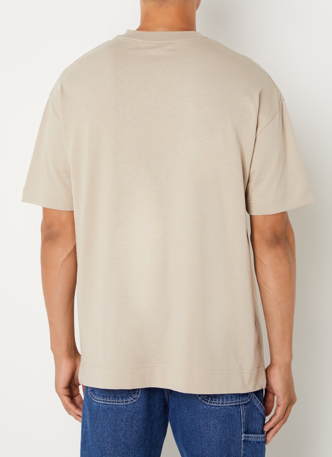 SAMSØE SAMSØE Joel T-shirt met logo - achterkant 2 donkerbeige
