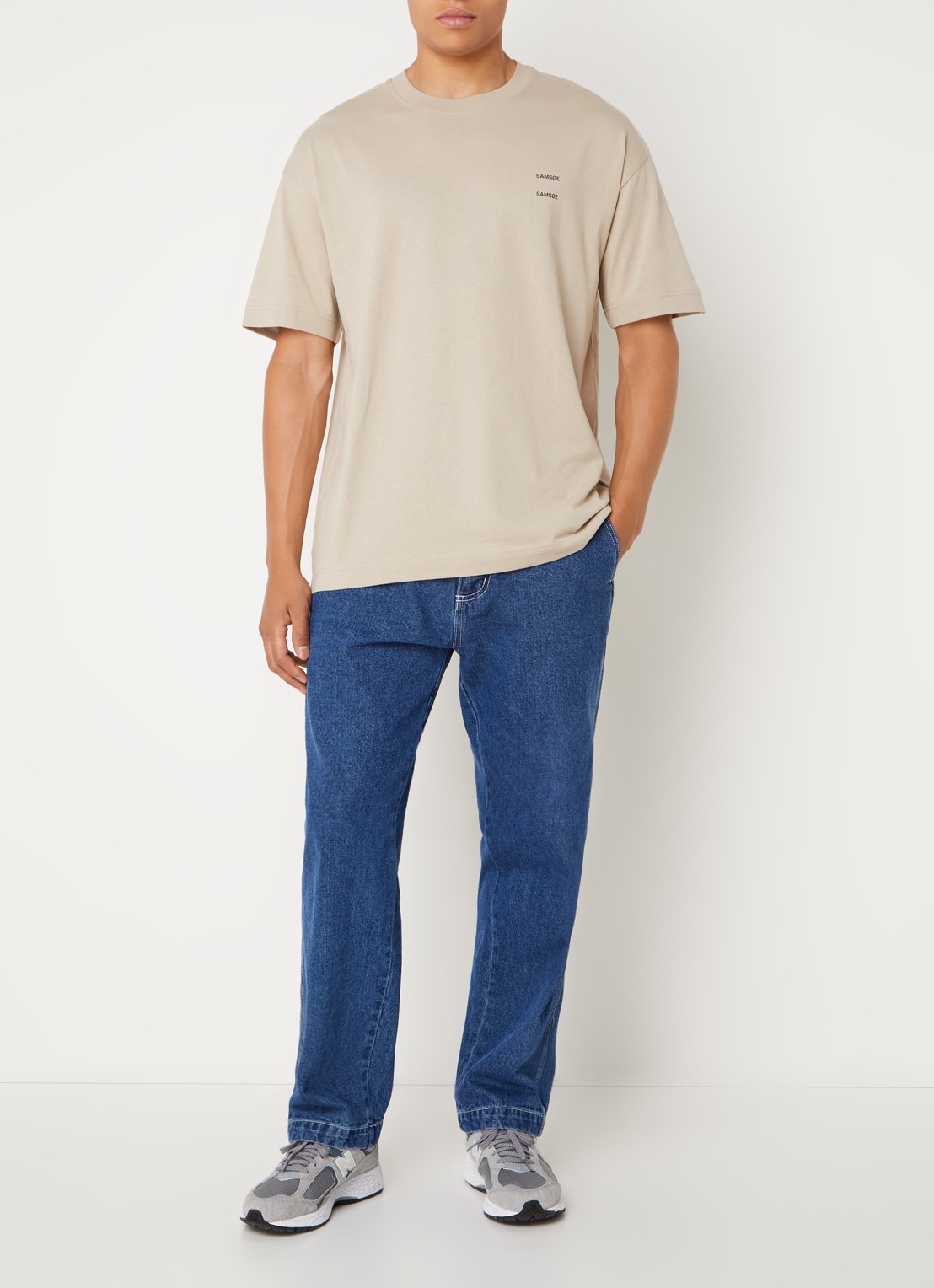 SAMSØE SAMSØE Joel T-shirt met logo - voorkant 4 donkerbeige