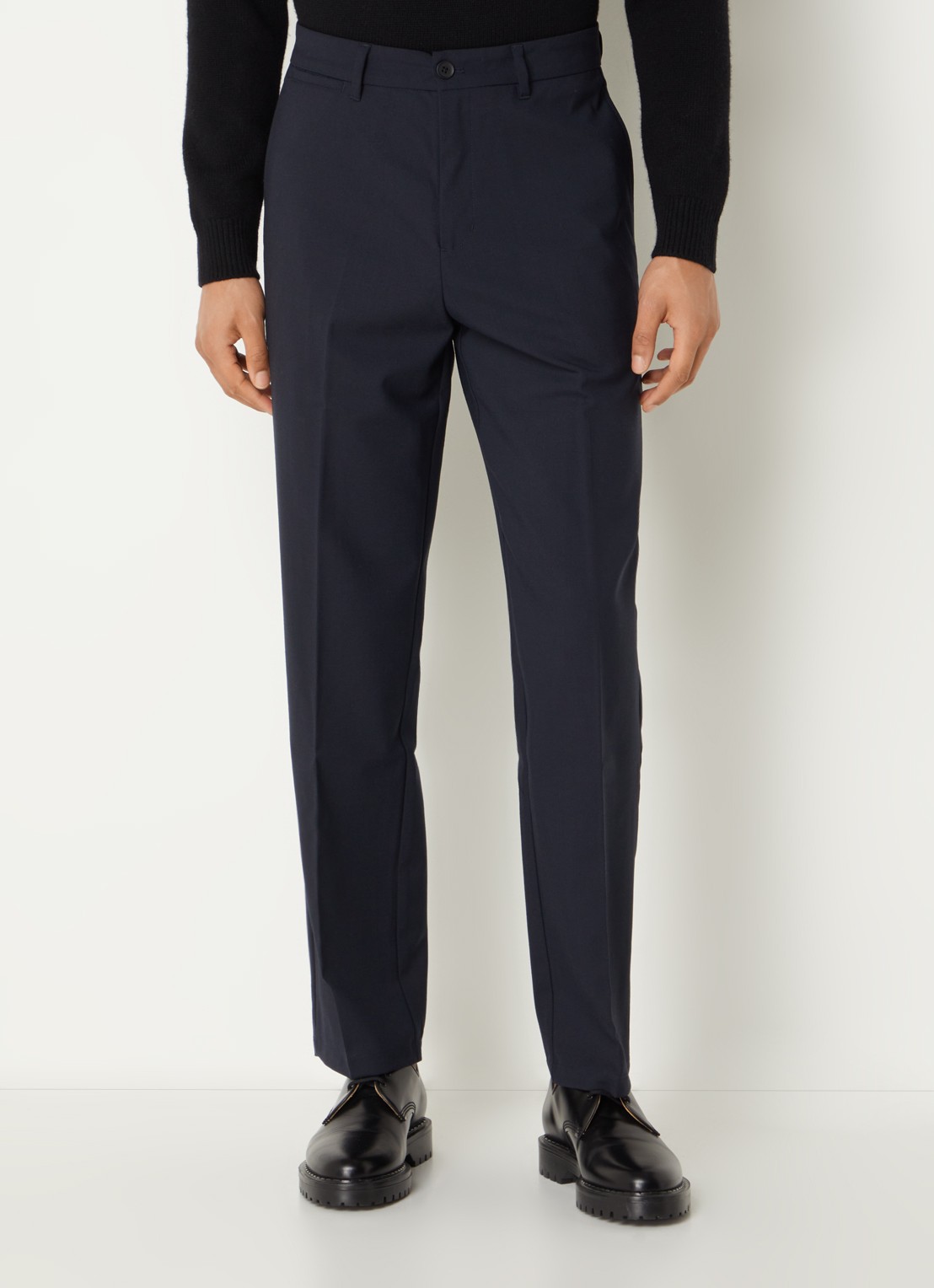 SAMSØE SAMSØE Johnny straight fit pantalon in wolblend met steekzakken - detail antraciet