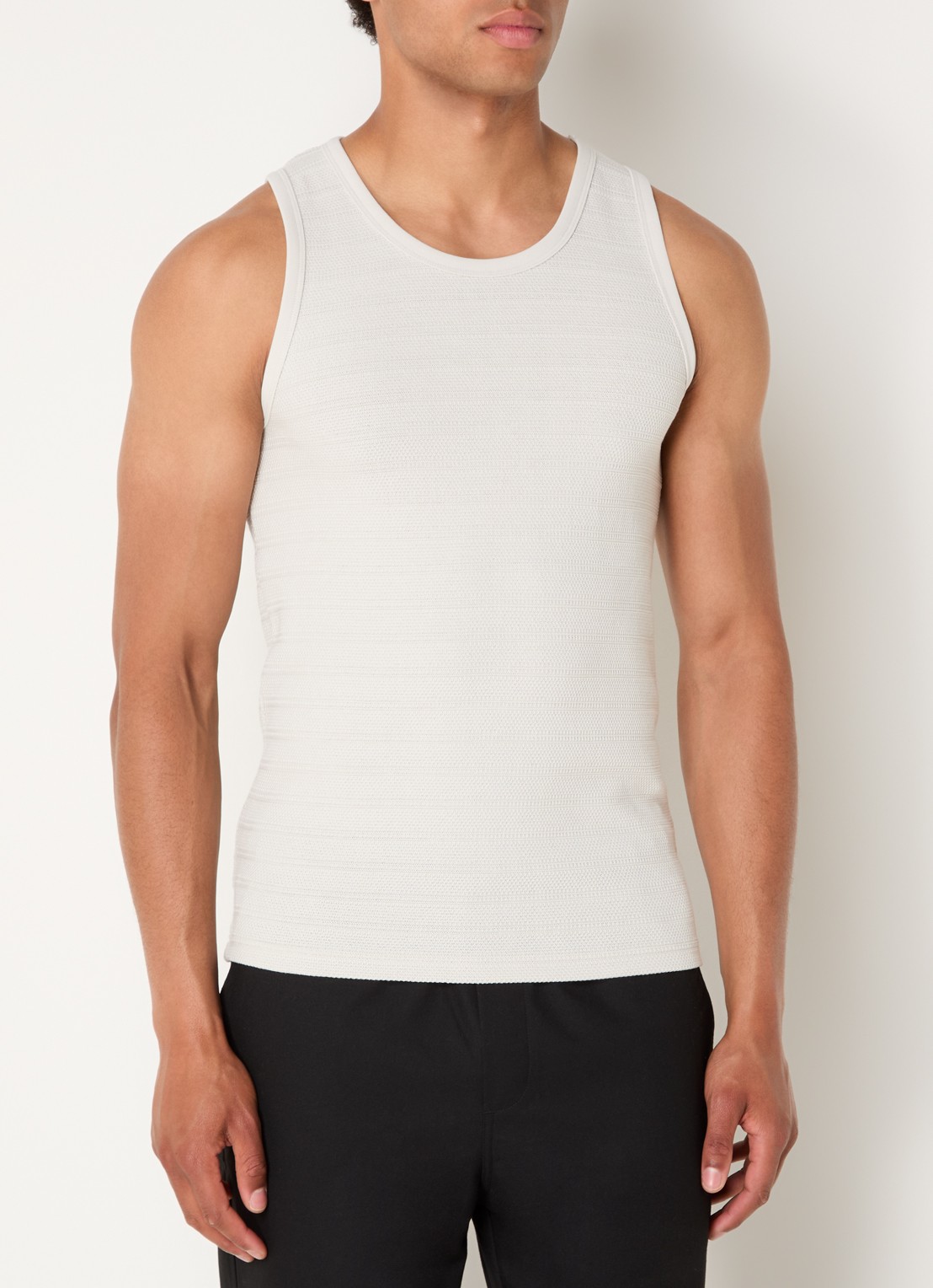 SAMSØE SAMSØE Lars grofgebreide tanktop  - detail gebroken wit