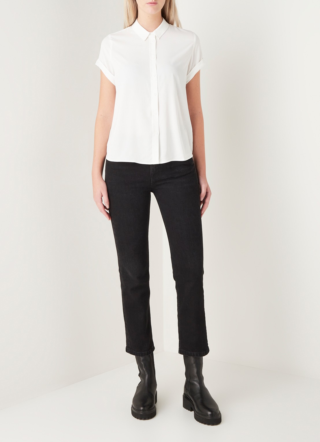 SAMSØE SAMSØE Majan blouse met korte mouw - voorkant 3 gebroken wit