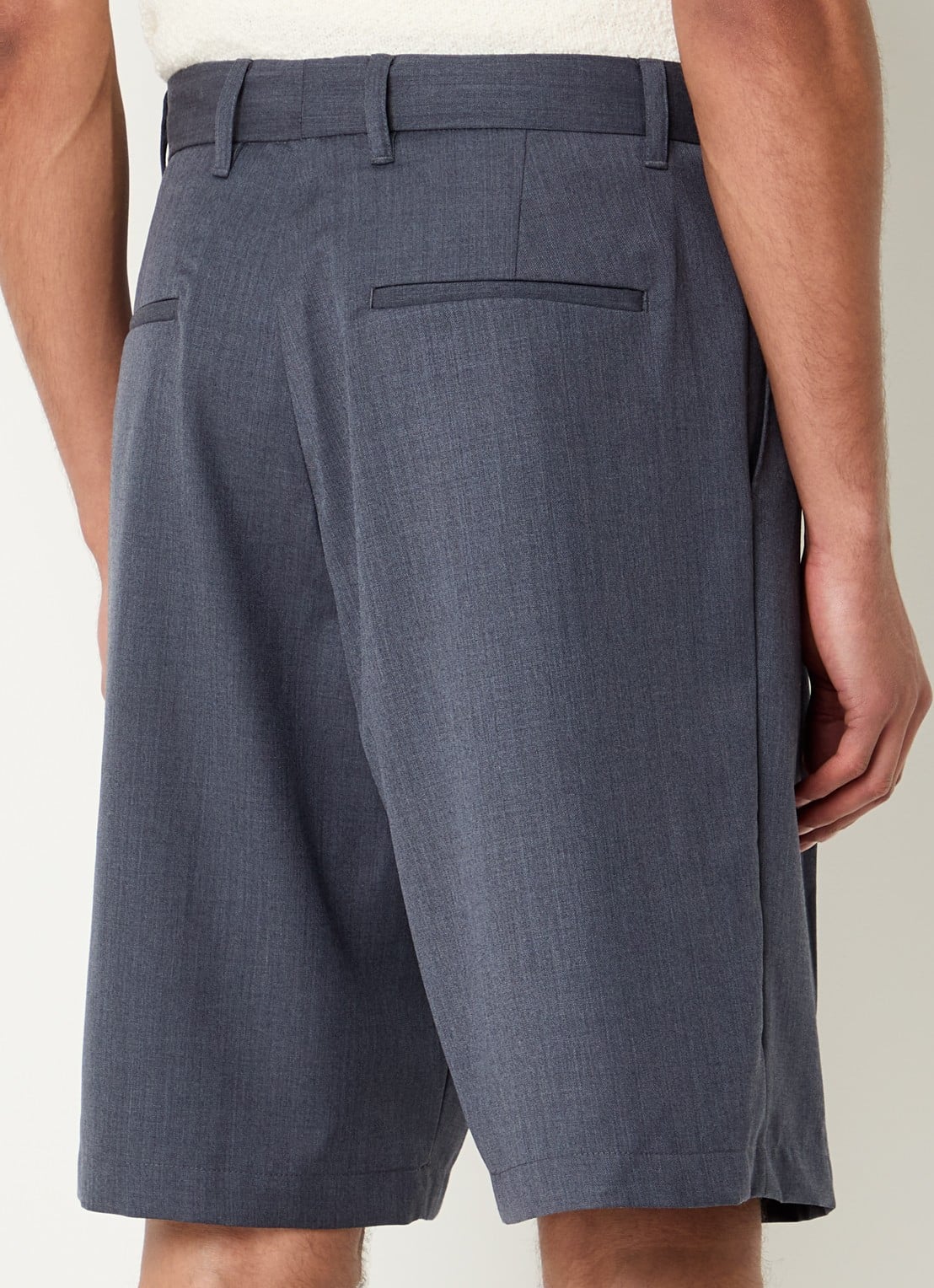 SAMSØE SAMSØE Mandla loose fit korte broek in wolblend - achterkant 4 indigo