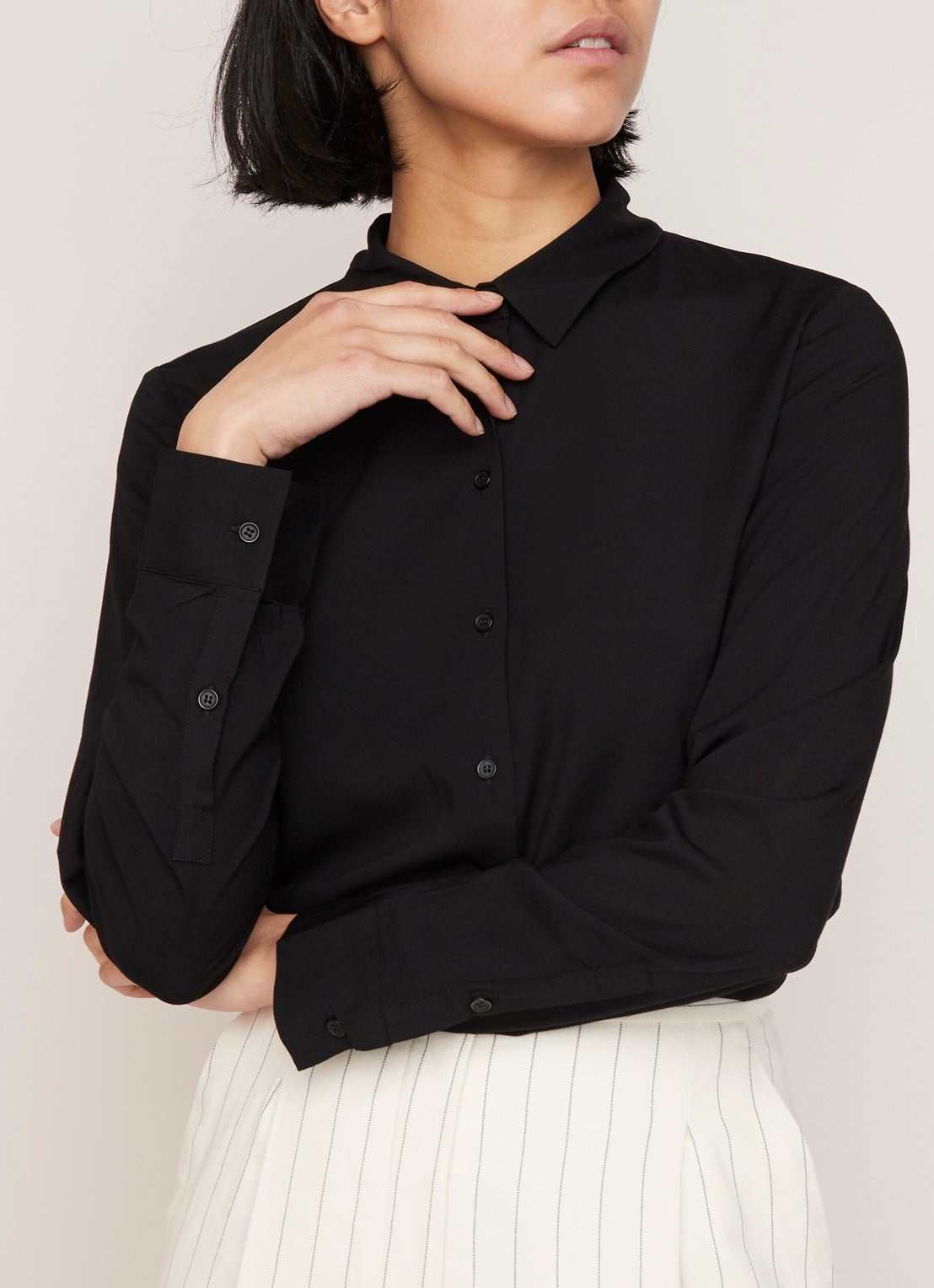 SAMSØE SAMSØE Milly blouse met lang achterpand - detail zwart