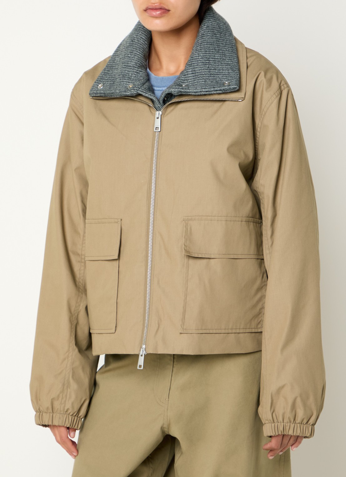SAMSØE SAMSØE Sabianco jack met afneembare kraag en klepzakken - detail beige