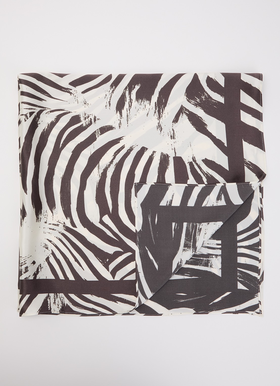 SAMSØE SAMSØE Saelli sjaal van zijde met print 90 x 90 cm - voorkant 3 bruin