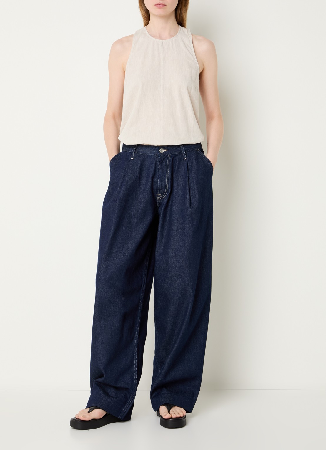 SAMSØE SAMSØE Saharper high waist loose fit jeans met donkere wassing - voorkant 2 indigo
