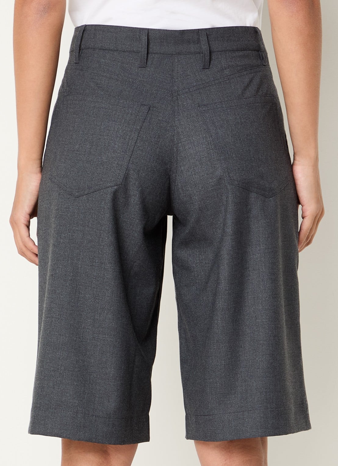 SAMSØE SAMSØE Saharper high waist straight fit korte pantalon met steekzakken - achterkant 4 donkergrijs