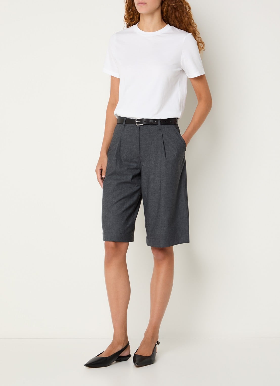 SAMSØE SAMSØE Saharper high waist straight fit korte pantalon met steekzakken - voorkant 3 donkergrijs