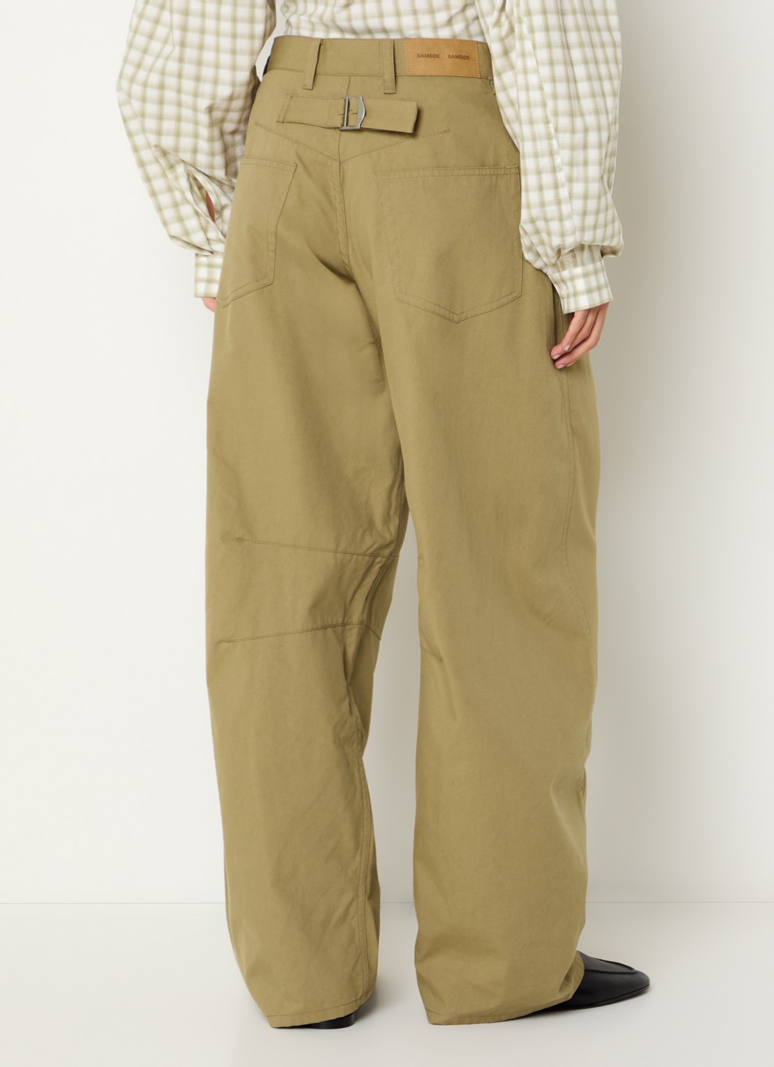 SAMSØE SAMSØE Saharpo high waist wide fit chino met steekzakken - achterkant 3 beige