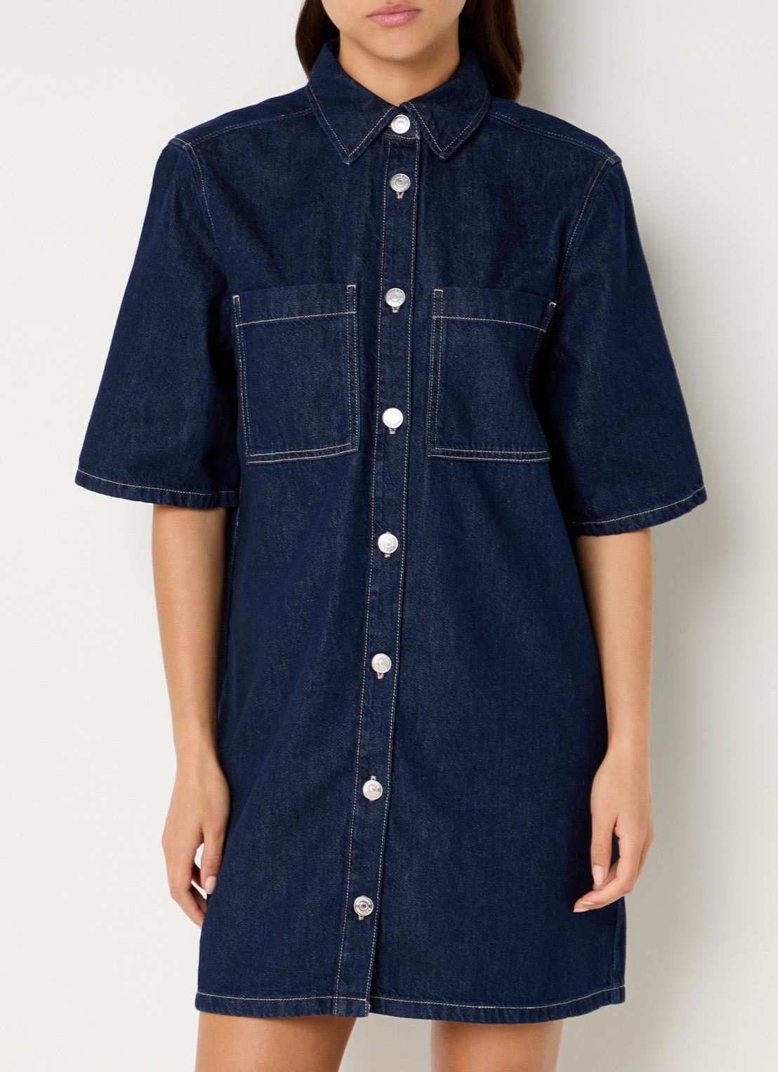 SAMSØE SAMSØE Satilly mini denim blousejurk met borstzakken - detail indigo