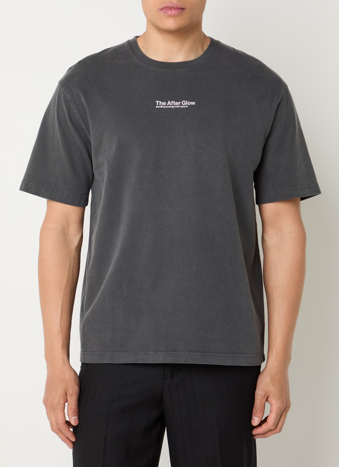 SAMSØE SAMSØE Sauni T-shirt met front- en backprint - achterkant 2 antraciet