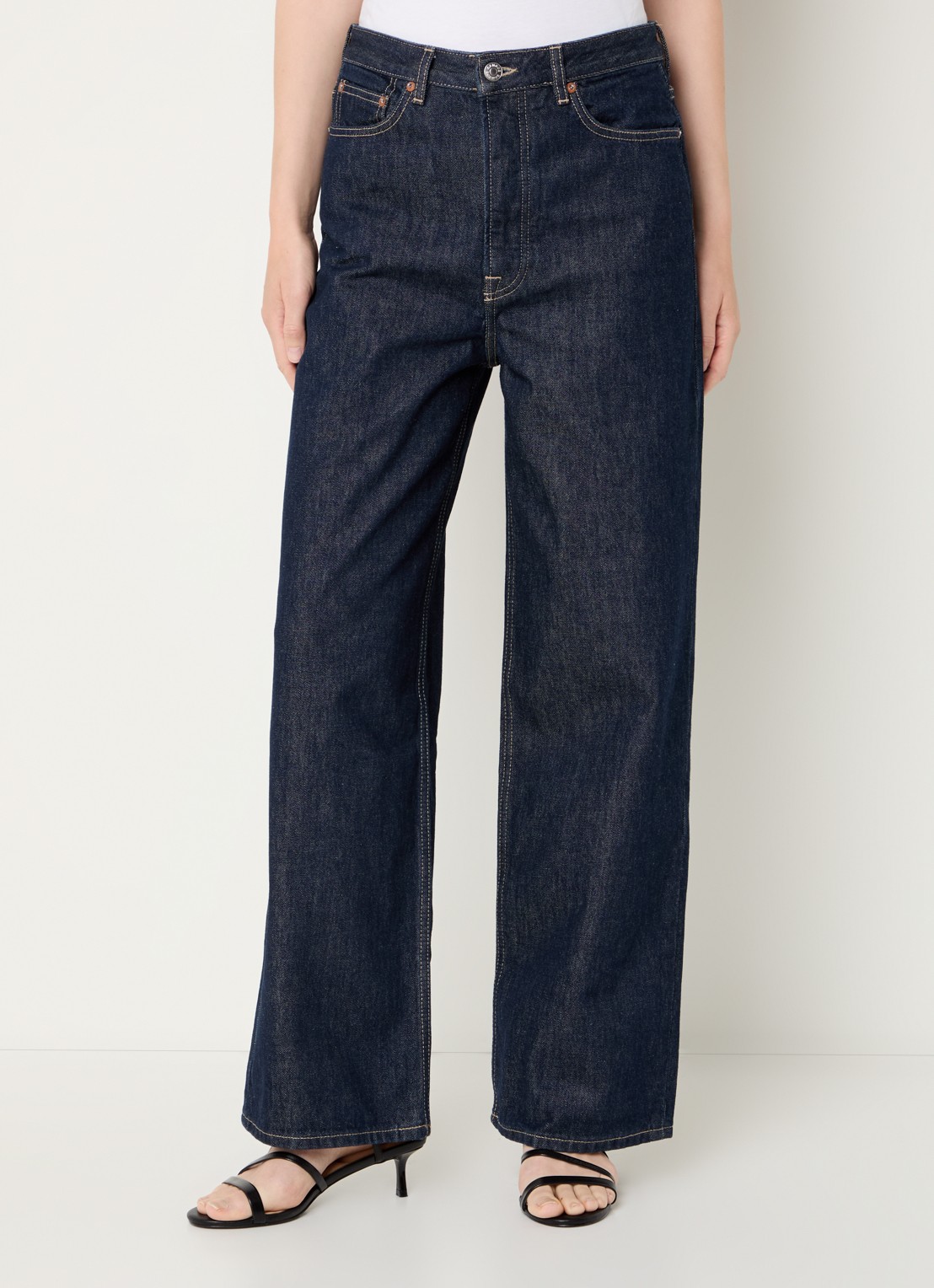 SAMSØE SAMSØE Shelly loose fit jeans met donkere wassing en steekzakken - detail donkerblauw