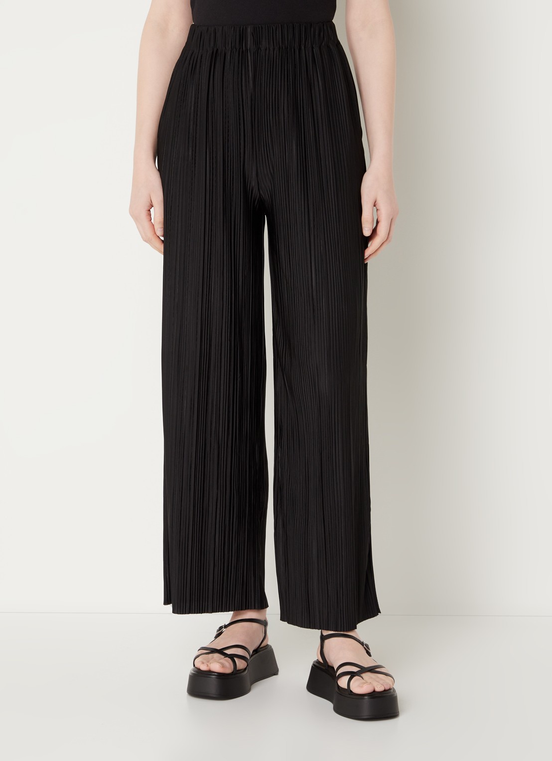 SAMSØE SAMSØE Uma high waist loose fit cropped pantalon met plissé - detail zwart